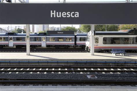 Renfe Reanuda El Servicio Entre Huesca Y Zaragoza Afectado Por Un Robo