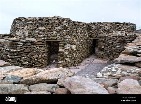 Beehive Huts Fahan Dingle Peninsula Kerry Ireland Stock Photo Alamy