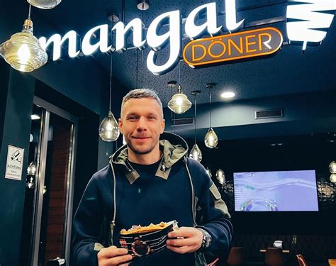 Voetballer Lukas Podolski Is Door Zijn Kebab En Ijsimperium Inmiddels