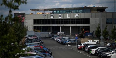 Tesla Va Produire Une Voiture Lectrique Euros Dans Son Usine