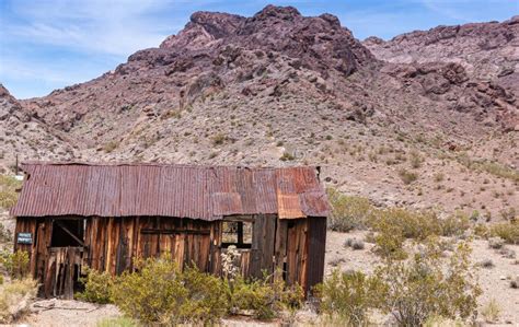 Barraca De Metal Enferrujado Abandonada Nas Montanhas Eldorado Nelson