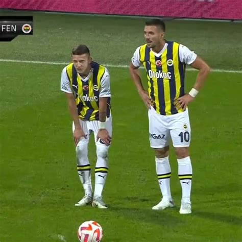 Sebastian Szymanski X Dusan Tadic Futbolcular Mavi Fener Ger Ek A K