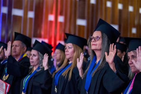 Más de 200 docentes se graduaron en la Maestría en Supervisión