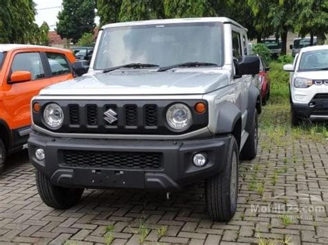 Suzuki Jimny Base Spec Wagon Lacak Harga