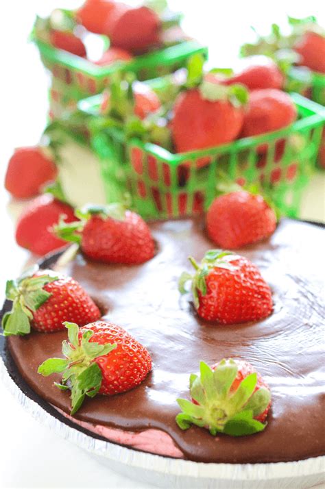 No Bake Chocolate Covered Strawberry Pie The Novice Chef