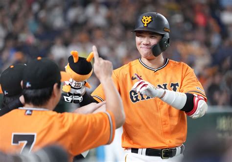 巨人・坂本勇人がv弾「久々に打った瞬間に入るかな」 今カード無安打の主砲・岡本をカバー 原監督「いいところでやってくれている」 ライブドアニュース