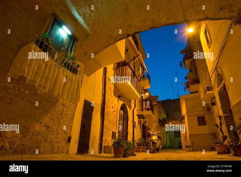 Alley Of Old Bari Hi Res Stock Photography And Images Alamy