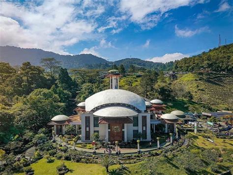 Tempat Wisata Di Puncak Bernuansa Alam Memukau