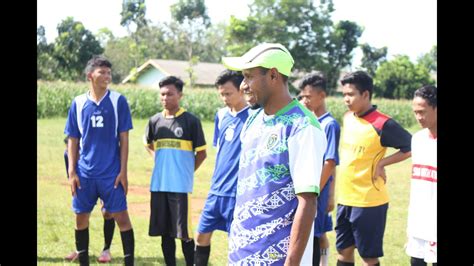 Coaching Clinic Elie Aiboy Legenda Timnas Sepak Bola Indonesia Sma