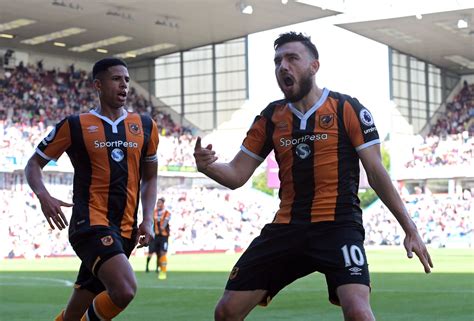 Hull City Winger Robert Snodgrass Responds To Transfer Rumours With West Ham United Reportedly