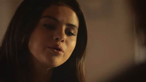 Nuevo Videoclip De Selena Gomez Hold On Red17