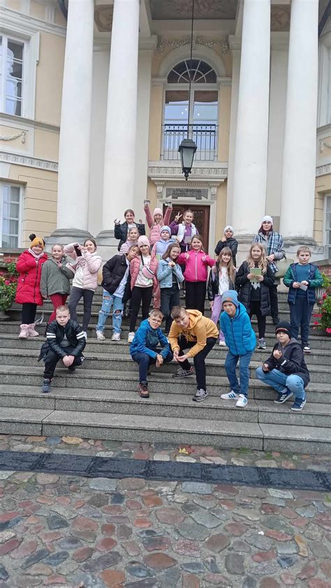 Wycieczka klasy IV A do Muzeum Ziemiaństwa w Dobrzycy Szkoła