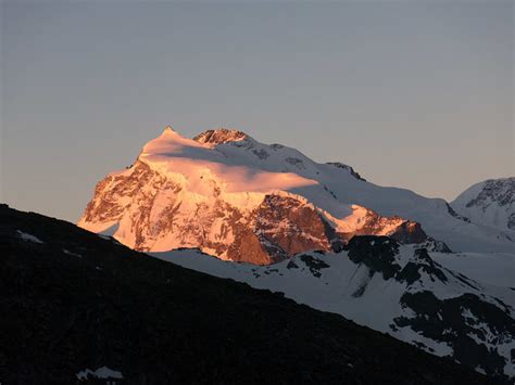 Lalba Colora Il Monte Rosa Juzaphoto