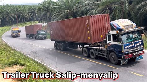 Trailer Truck Salip Menyalip Terkendala Menanjak Youtube