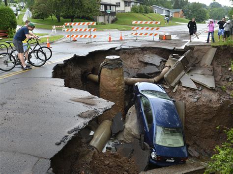 Giant sinkholes - CBS News