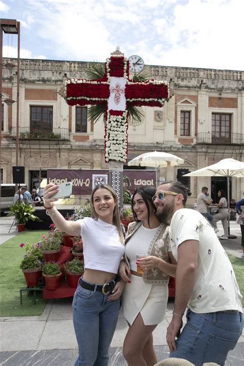 Fotos El Comienzo De Las Cruces De Mayo De C Rdoba