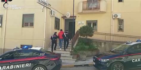 Blitz Antidroga Con Arresti Nel Nisseno La Banda Si Riforniva A