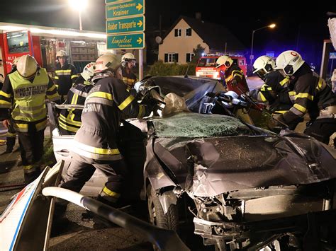 J Hriger Stirbt Bei Pkw Crash Gegen Hauswand Vienna At