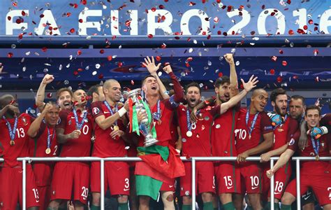 Le Portugal Vainqueur De Luefa Euro 2016™ Proman