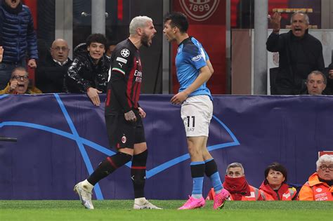 Theo Hernandez Esulta In Faccia A Lozano Rissa In Campo Durante