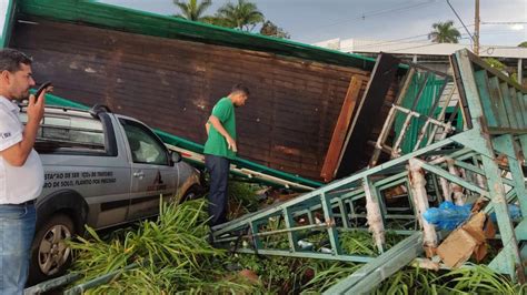 Temporal causa acidente e deixa rastro de destruição na BR 365 em Patos