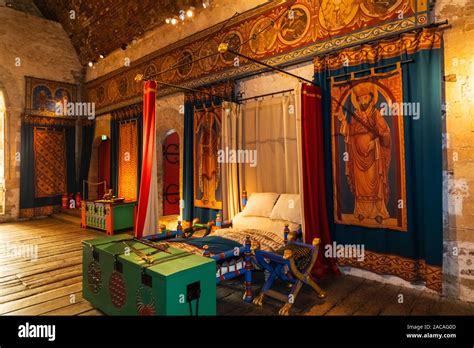 England, Kent, Dover, Dover Castle, Interior Exhibit a Medieval Bedroom Stock Photo - Alamy