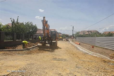 Se lucrează la strada Valea Racoșei și s au mai adăugat două tronsoane