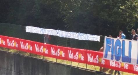 FOTO CN24 Striscione Anti De Laurentiis A Dimaro E Evidente Non