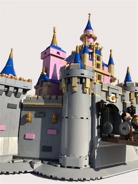 Rumoured Lego Disneyland Castle Scale 71040 Disney Castle