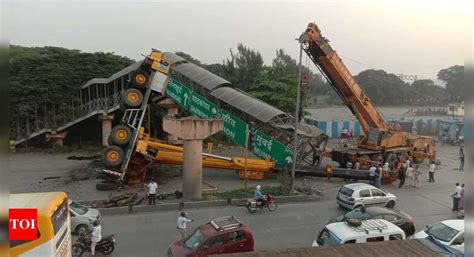 Mumbai FOB Collapse: Part of foot-overbridge collapses in Mumbai, no ...