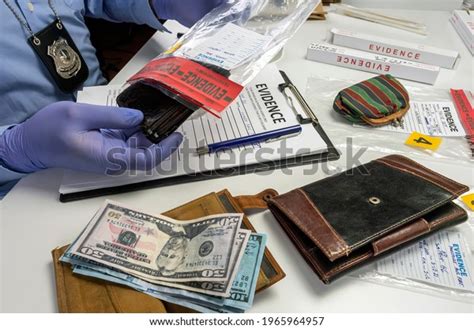 241 Police Officer Wallet Images, Stock Photos, 3D objects, & Vectors ...