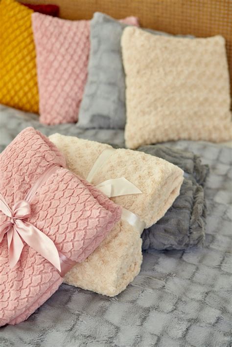 NARZUTA na łóżko koc 200x220 SMUKEE BEŻOWA NUDE 11433225947 oficjalne archiwum Allegro