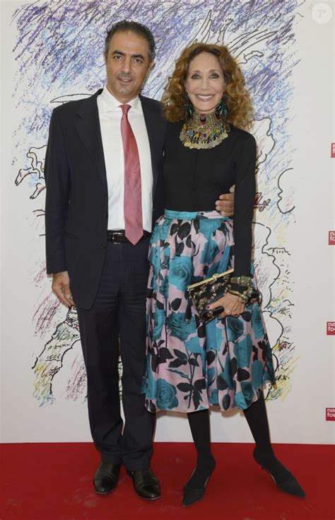 Photo L Idole Marisa Berenson Et Son Compagnon Jean Michel Simonian