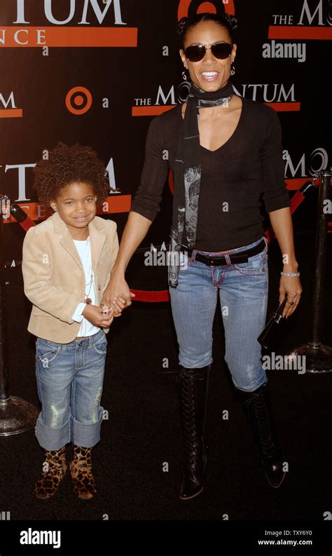 Actress Jada Pinkett Smith R And Her Daughter Willow Camille Reign Smith Arrive As Guests For