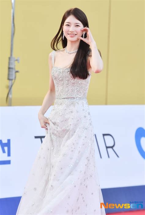 Story Kpop On Twitter Knetz Were Go Crazy At How Stunning Bae Suzy At