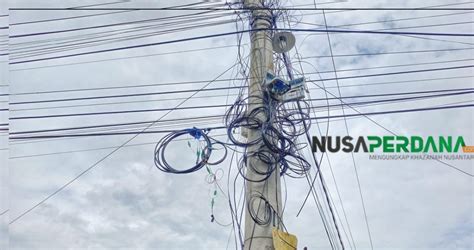 Adanya Kabel Internet Semrawut Di Tiang Pln Warga Duri Minta Ditertibkan