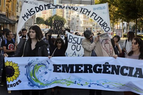 Centenas Marcharam Em Lisboa Pelo Ambiente Impala