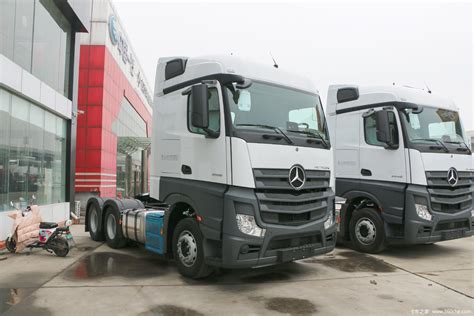 图奔驰 Actros C重卡 专享版 580马力 6X4 AMT自动挡牵引车 国六 BJ4266Y6DHL 01 实拍图片