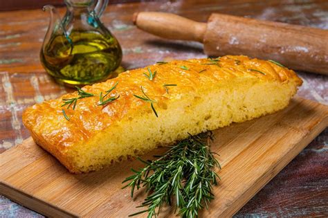 Aprenda A Preparar Uma Focaccia Tradicional De Alecrim Casa E Jardim