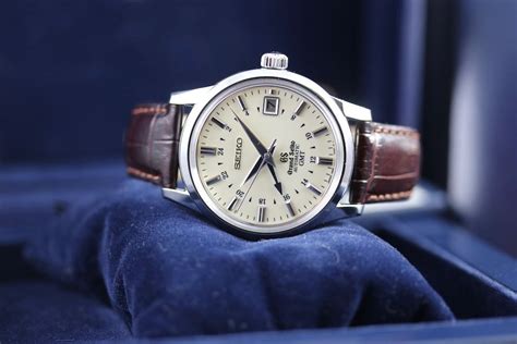 Descubrir Imagen Grand Seiko Gmt Sbgm Thptnganamst Edu Vn