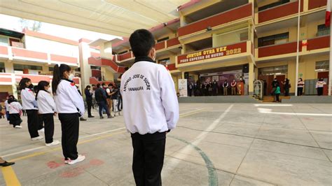 Perú Reanuda Clases Presenciales En Las Escuelas Después De Dos Años