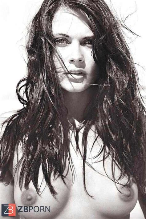 Dark Hued And White Erotic By Blondelover ZB Porn