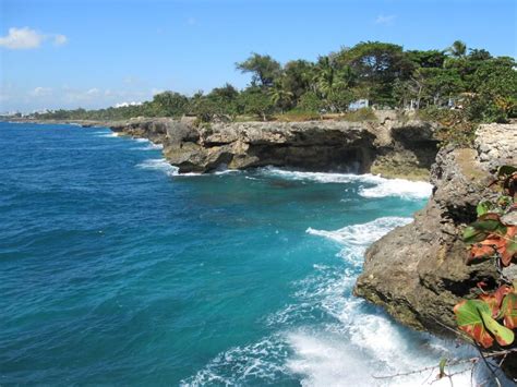 Low Cliffs Line The Caribbean Coast At The Acuario Nacional República