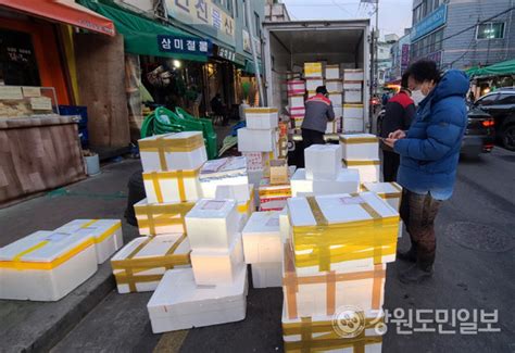 발길 끊긴 전통시장 택배·배달 서비스로 자구책 찾아