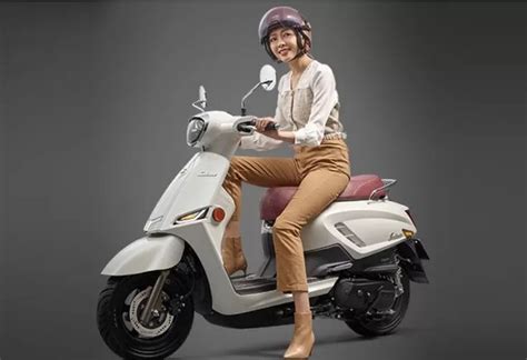 Suzuki Saluto Terbaru Warna Baru Yang Memukau