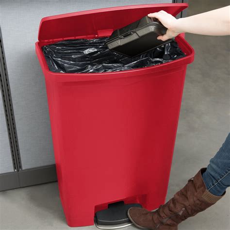 Rubbermaid Slim Jim Resin Red Front Step On Trash Can With