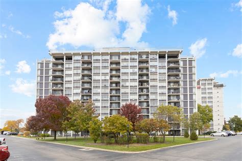8809 W Golf Rd Unit 1J, Niles, IL 60714 | Redfin