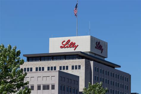 FDA Advisory Panel Recommends Approval Of Eli Lilly S Alzheimer S Drug