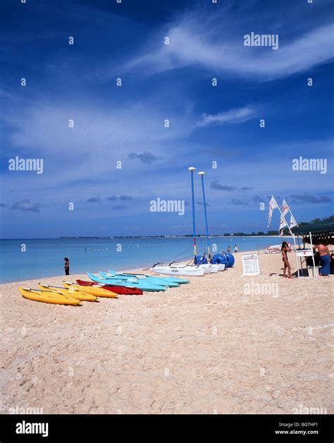 Cayman Islands Beach Hi Res Stock Photography And Images Alamy