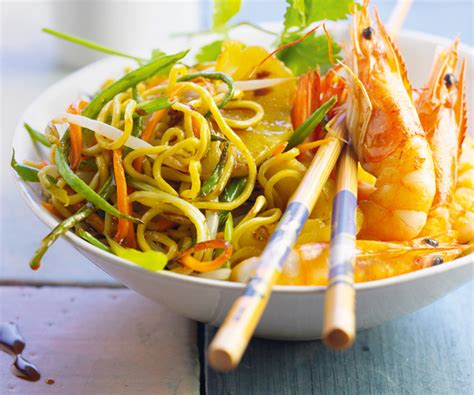 Recette Facile Wok De L Gumes Avec Nouilles Saut Es Crevettes Et Ananas